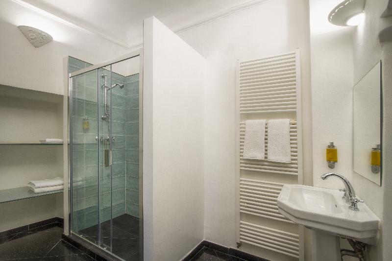 Black Star Suites - Oda