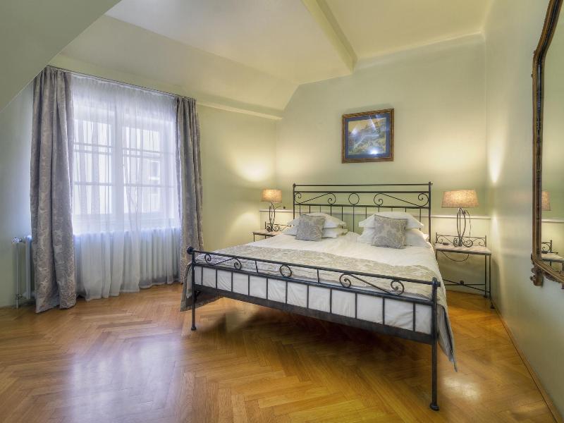 Black Star Suites - Oda
