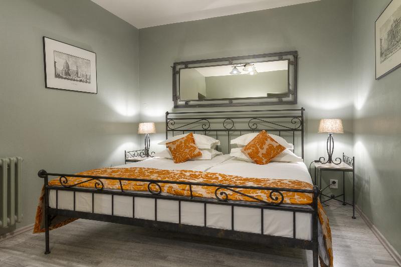 Black Star Suites - Oda