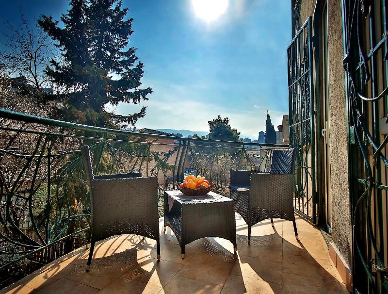Hotel Toma's House - Genel