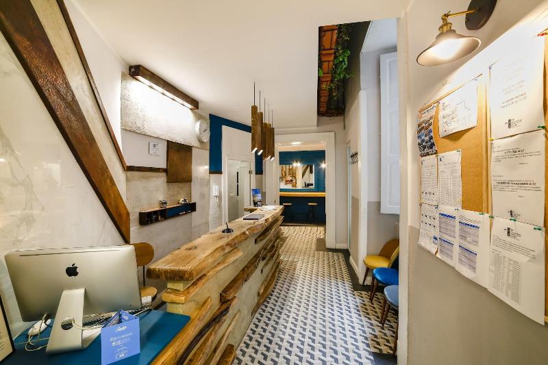The Dante House - Lobi
