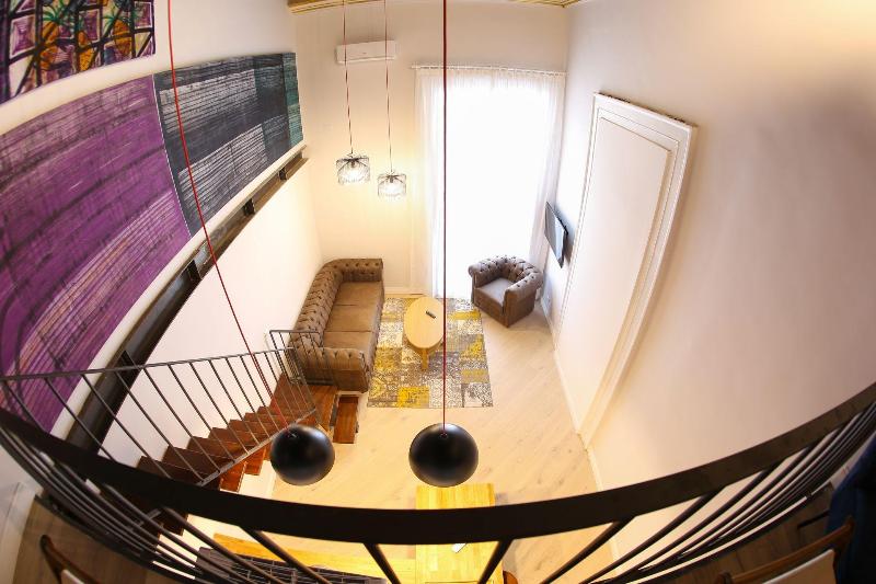 The Dante House - Oda