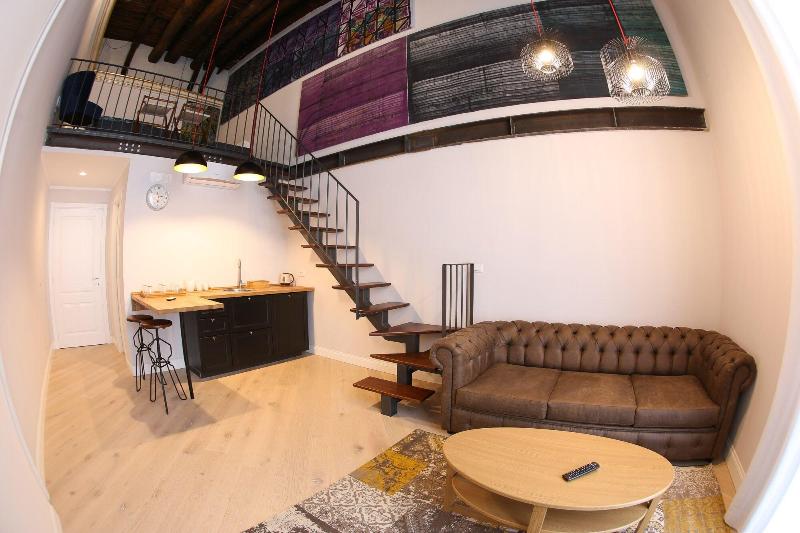 The Dante House - Oda