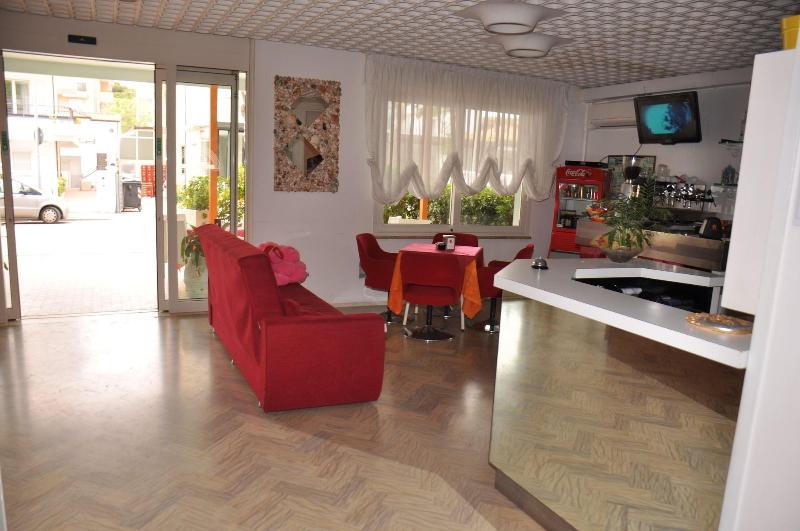 Hotel Morri - Lobi