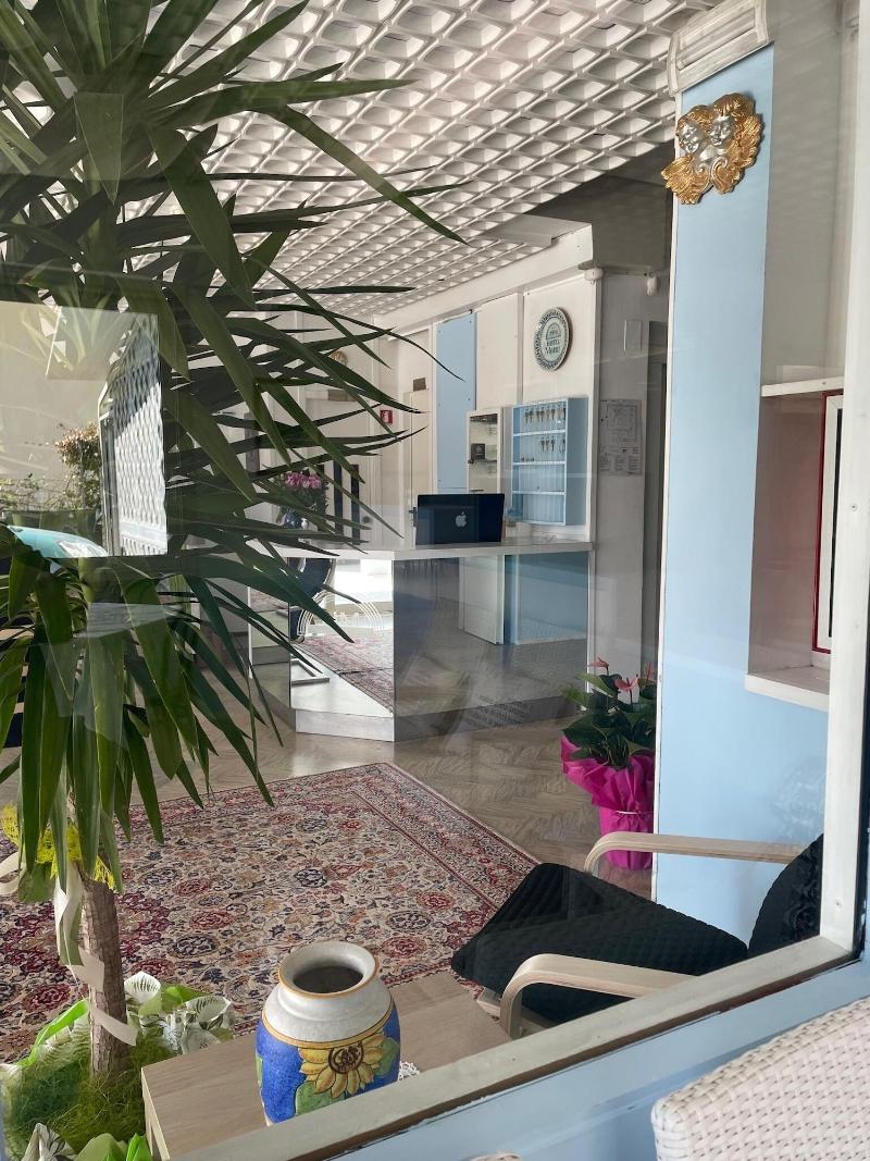 Hotel Morri - Lobi