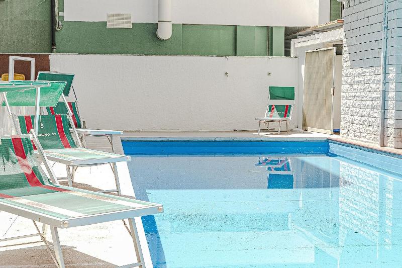 Hotel Tropical - Havuz