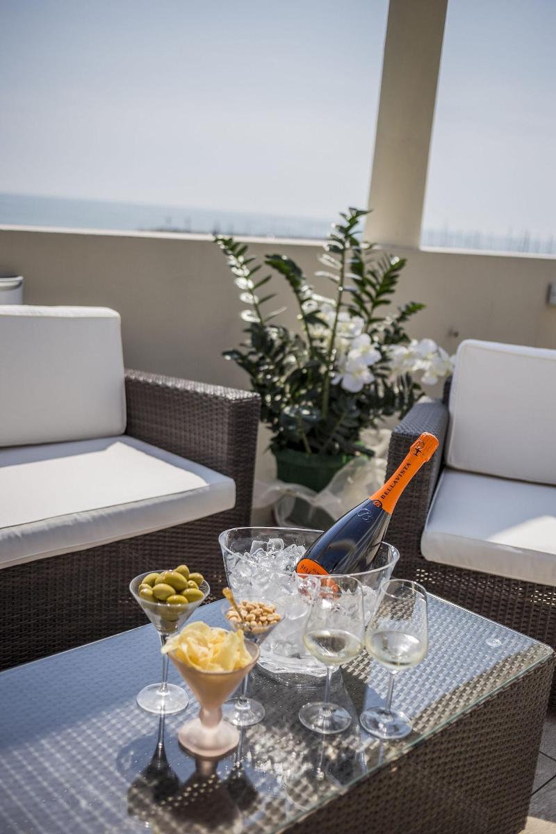 Hotel Riviera - Teras