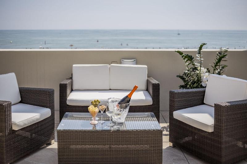 Hotel Riviera - Teras