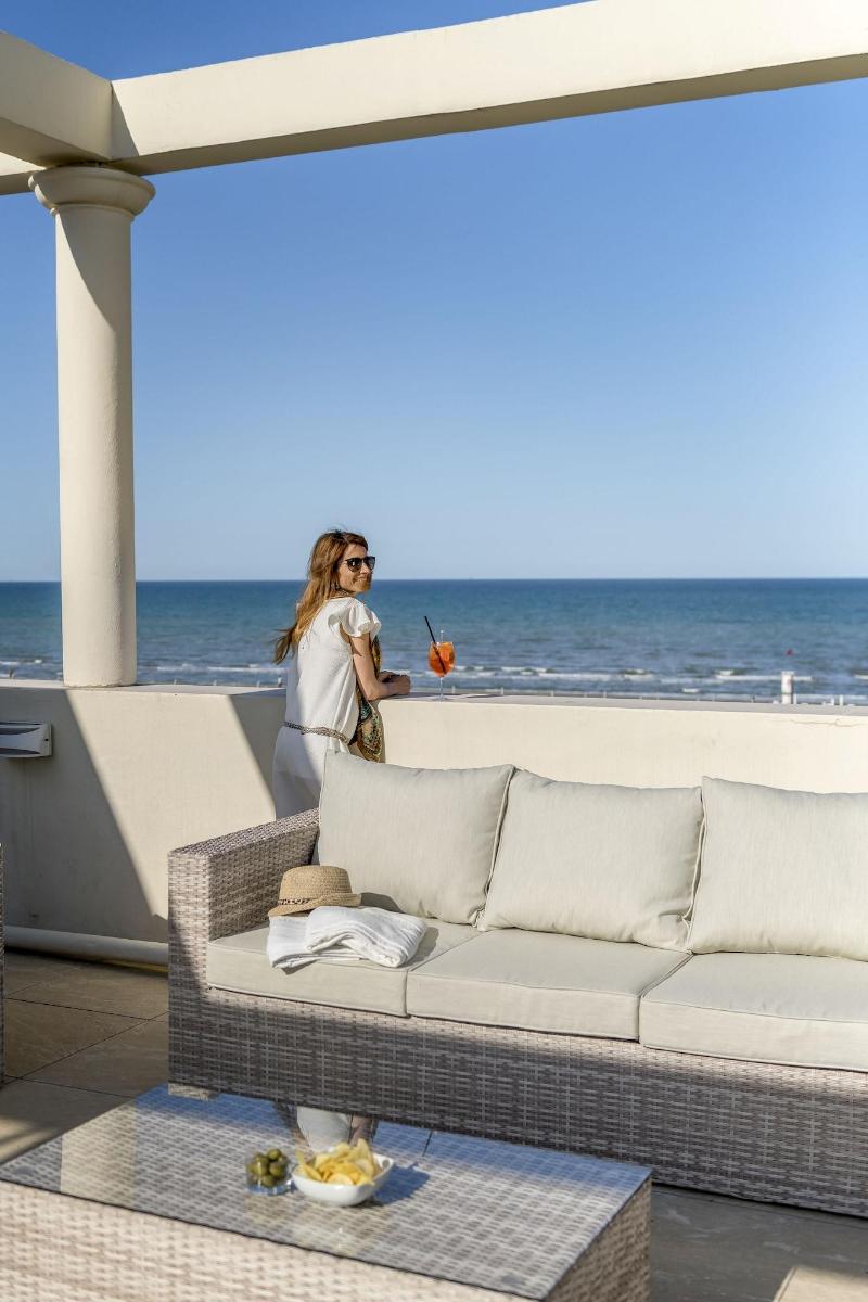 Hotel Riviera - Teras