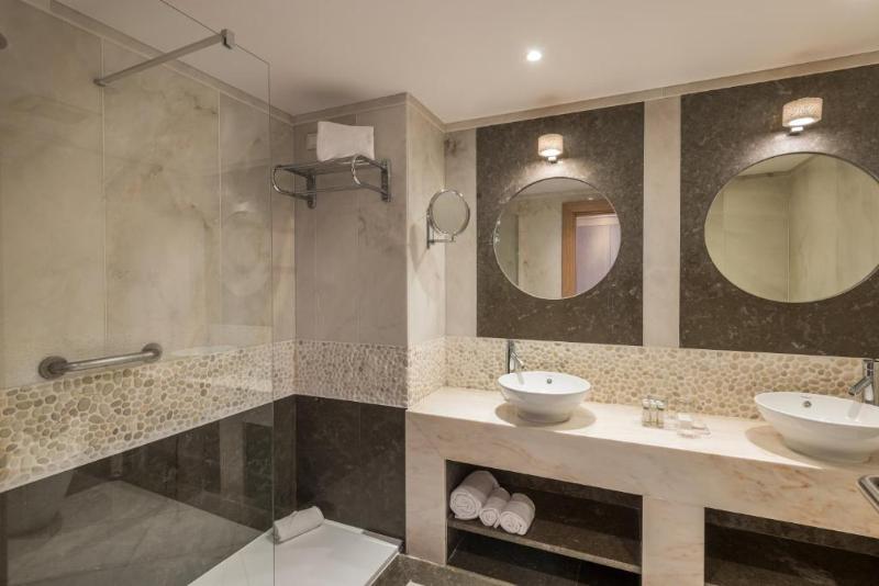 Sesimbra Oceanfront Hotel - Oda