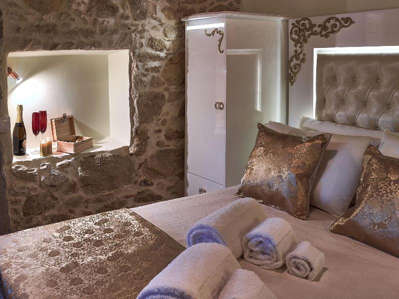Solar Antigo Luxury Coimbra - Oda
