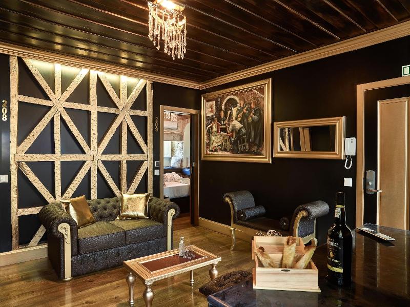 Solar Antigo Luxury Coimbra - Oda