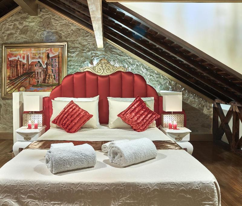 Solar Antigo Luxury Coimbra - Oda