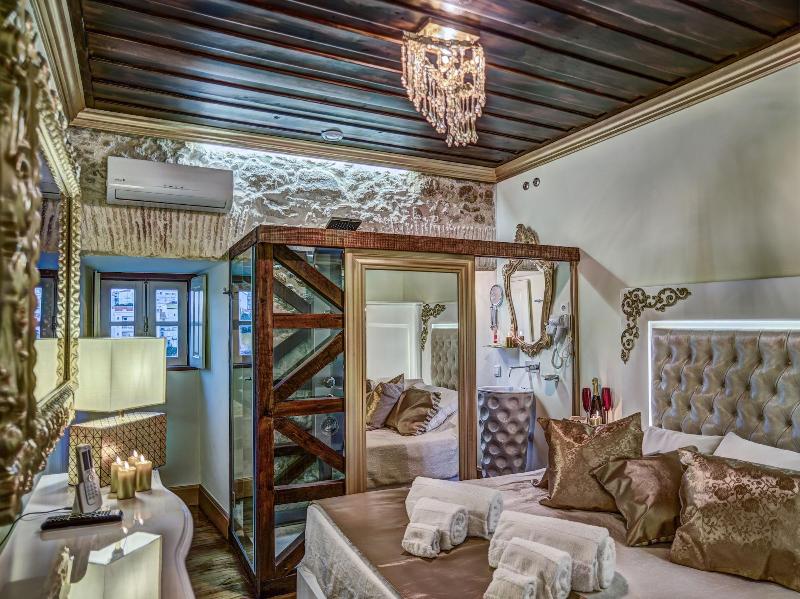Solar Antigo Luxury Coimbra - Oda