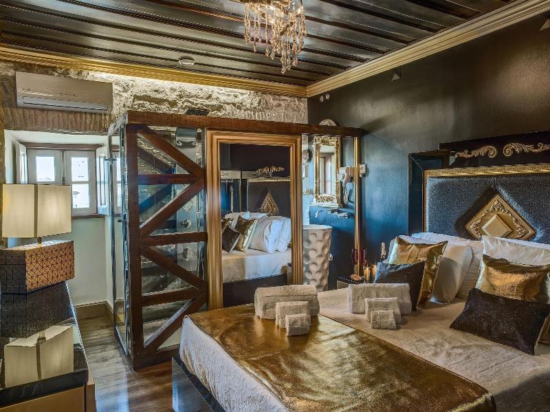 Solar Antigo Luxury Coimbra - Oda
