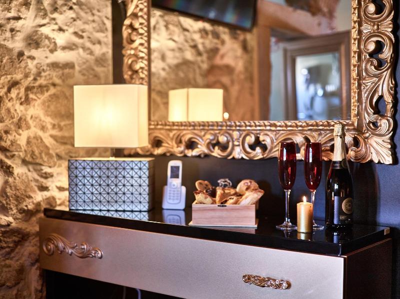 Solar Antigo Luxury Coimbra - Oda