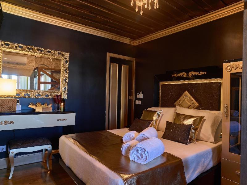 Solar Antigo Luxury Coimbra - Oda