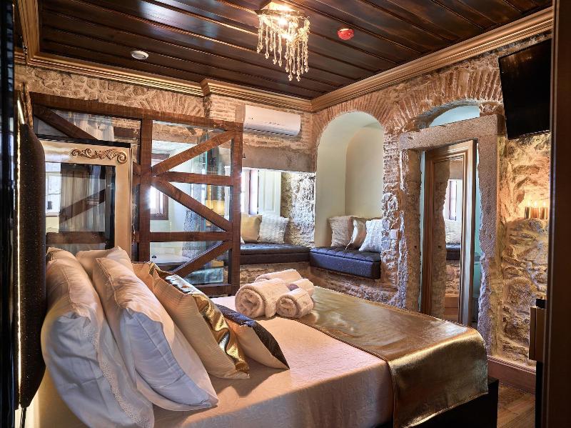 Solar Antigo Luxury Coimbra - Oda