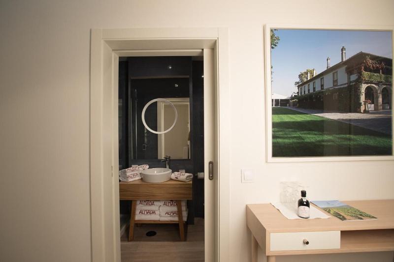 Almada Wine House - Oda