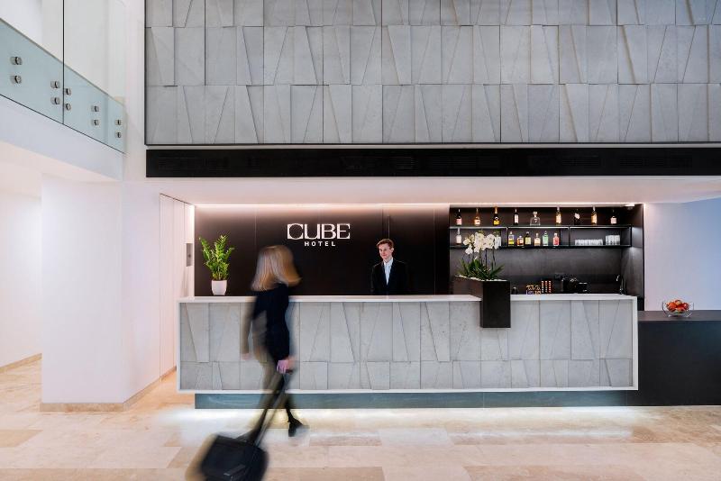 Hotel CUBE - Lobi