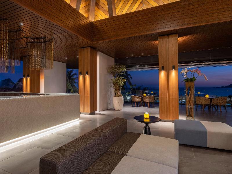 Pullman Lombok Merujani Mandalika Beach Resort - Bar