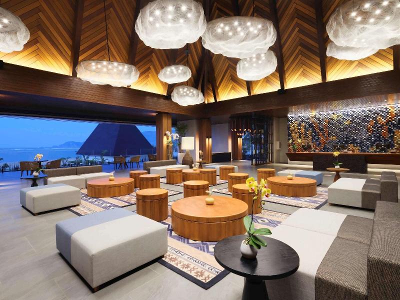Pullman Lombok Merujani Mandalika Beach Resort - Lobi
