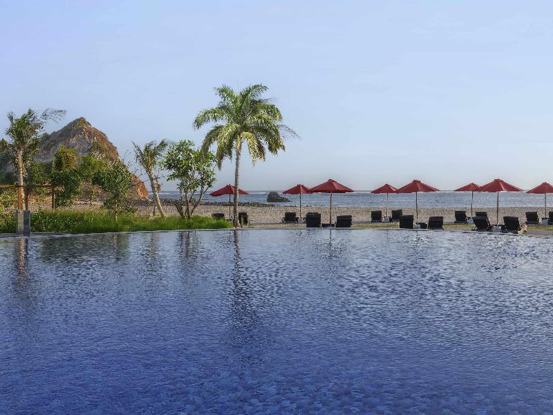 Pullman Lombok Merujani Mandalika Beach Resort - Havuz