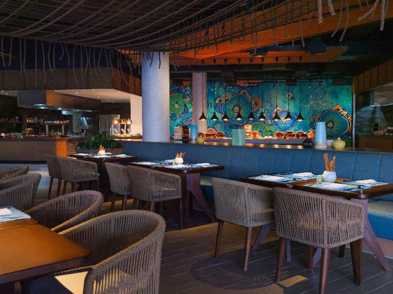 Pullman Lombok Merujani Mandalika Beach Resort - Restoran