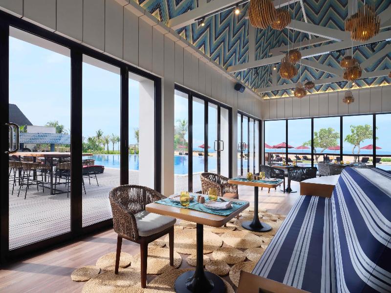 Pullman Lombok Merujani Mandalika Beach Resort - Restoran