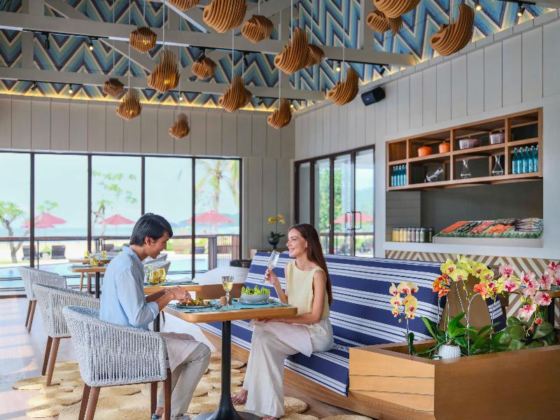 Pullman Lombok Merujani Mandalika Beach Resort - Restoran
