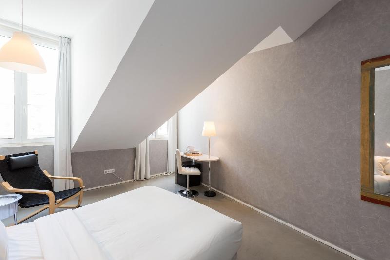 Alfama - Lisbon Lounge Suites - Oda
