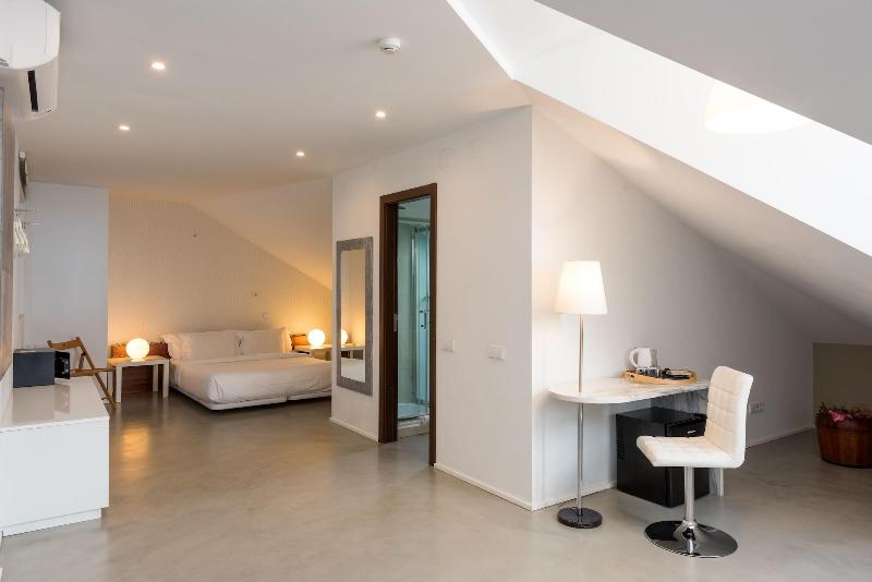 Alfama - Lisbon Lounge Suites - Oda