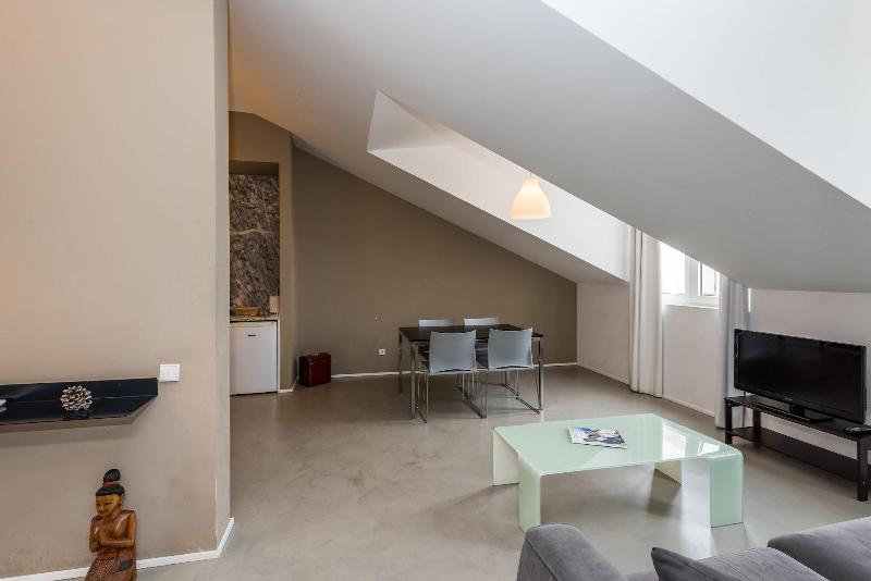 Alfama - Lisbon Lounge Suites - Oda