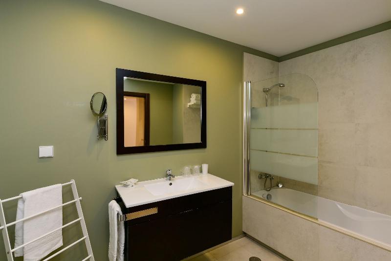 Alfama - Lisbon Lounge Suites - Oda