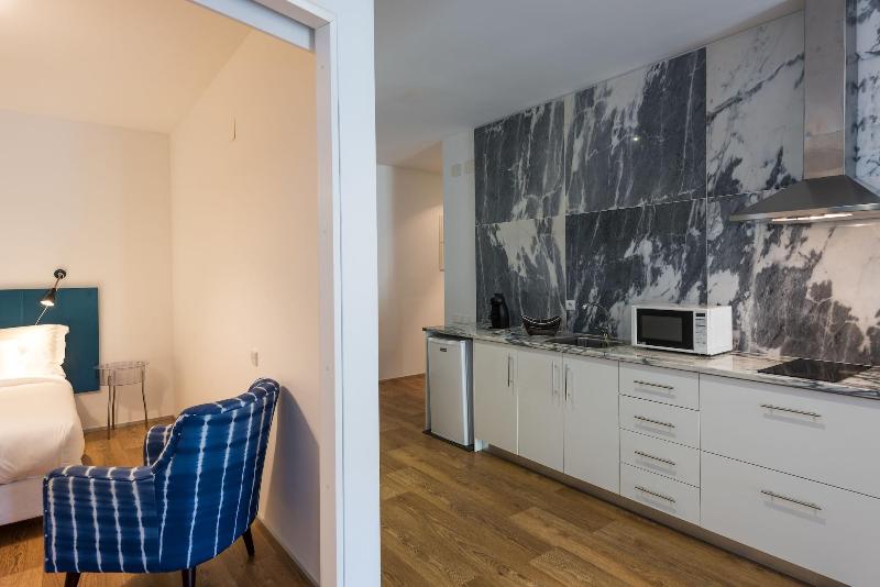 Alfama - Lisbon Lounge Suites - Oda