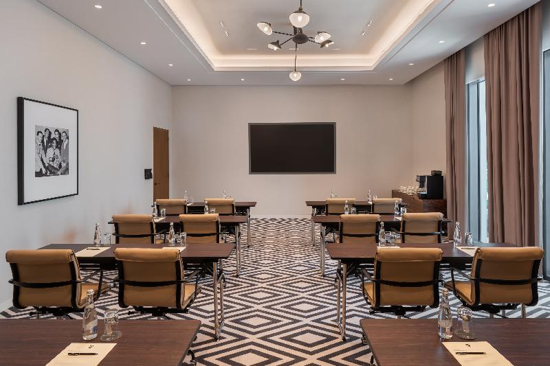 The Wb Abu Dhabi, Curio Collection By Hilton - Toplantı