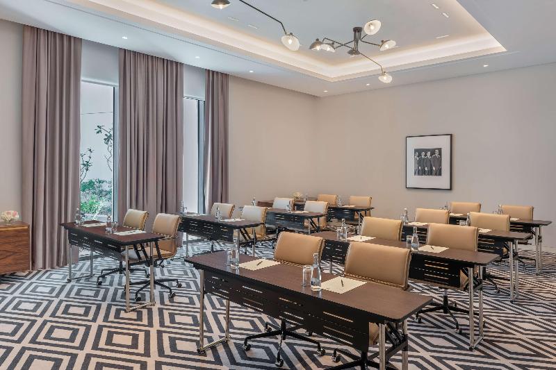 The Wb Abu Dhabi, Curio Collection By Hilton - Toplantı