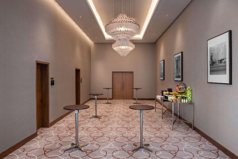 The Wb Abu Dhabi, Curio Collection By Hilton - Toplantı