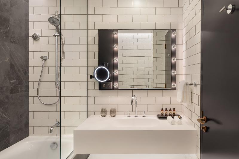 The Wb Abu Dhabi, Curio Collection By Hilton - Oda