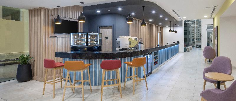 Hampton By Hilton Doha Old Town - Bar