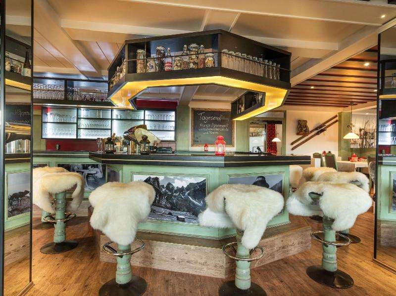 MONDI Hotel Axams - Bar