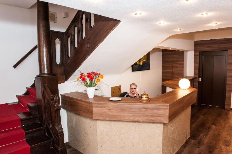 Hotel Adler - Lobi