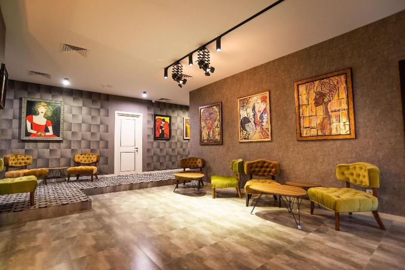 Gallery Art Hotel - Lobi