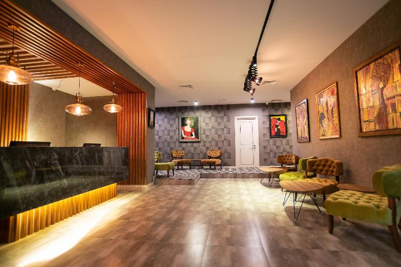 Gallery Art Hotel - Lobi
