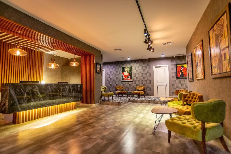 Gallery Art Hotel - Lobi