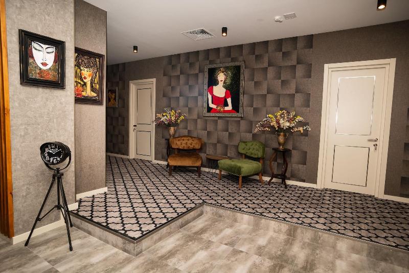 Gallery Art Hotel - Lobi
