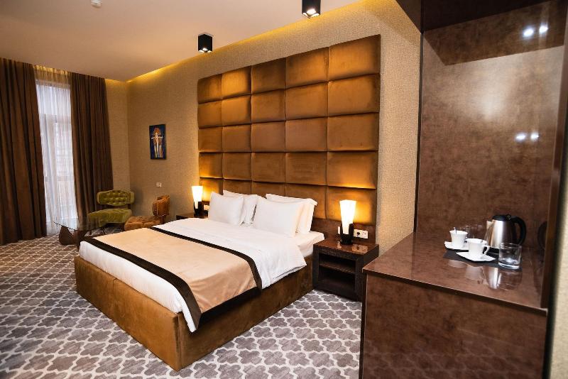 Gallery Art Hotel - Oda