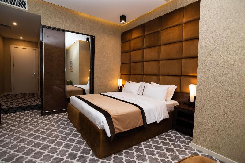 Gallery Art Hotel - Oda