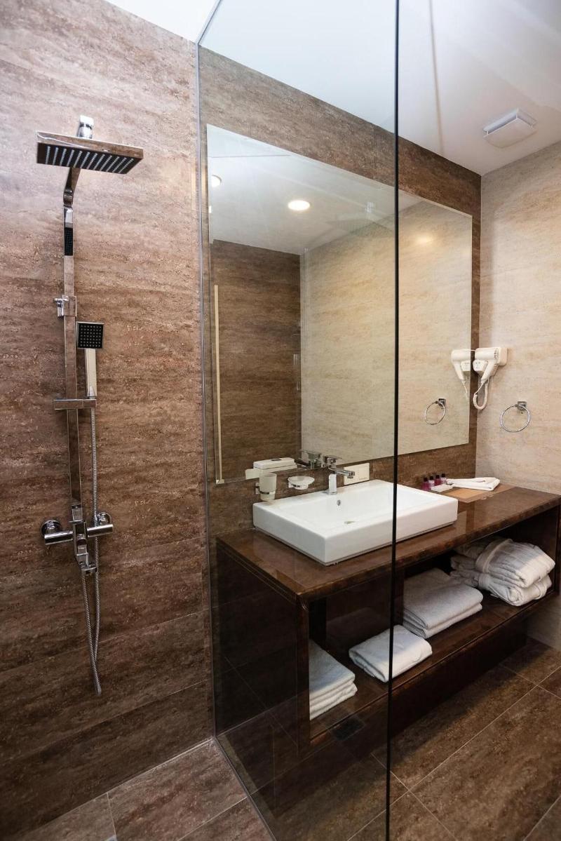 Gallery Art Hotel - Oda
