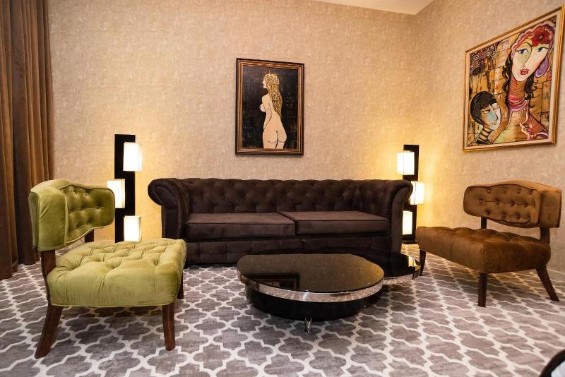 Gallery Art Hotel - Oda